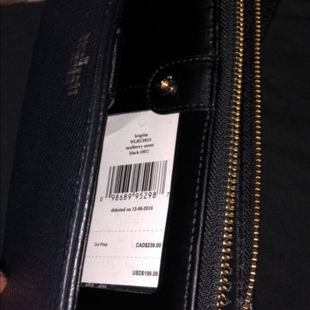 New 100% authentic Kate spade Women wallet